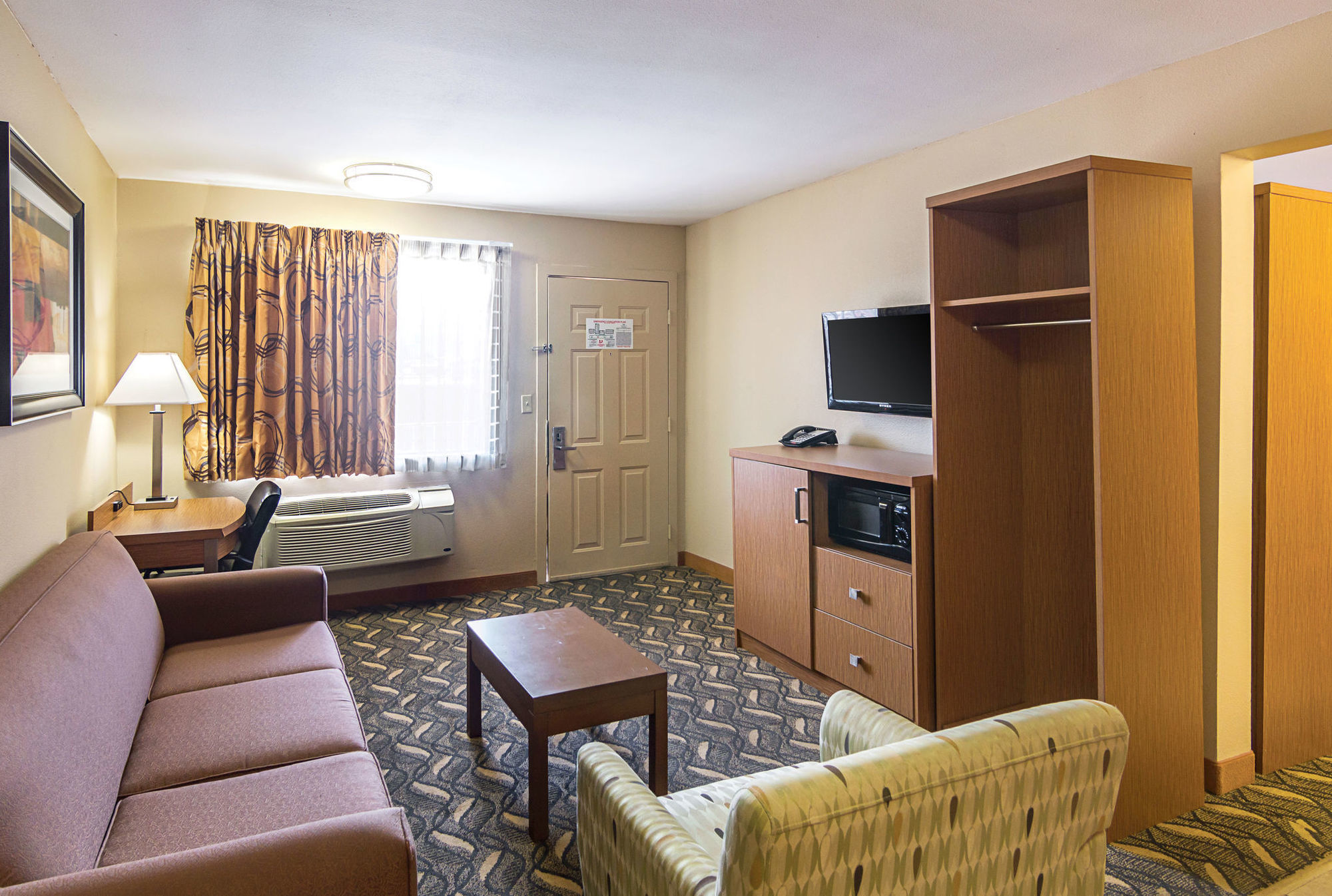 Days Inn & Suites By Wyndham Arlington Near Six Flags חדר תמונה